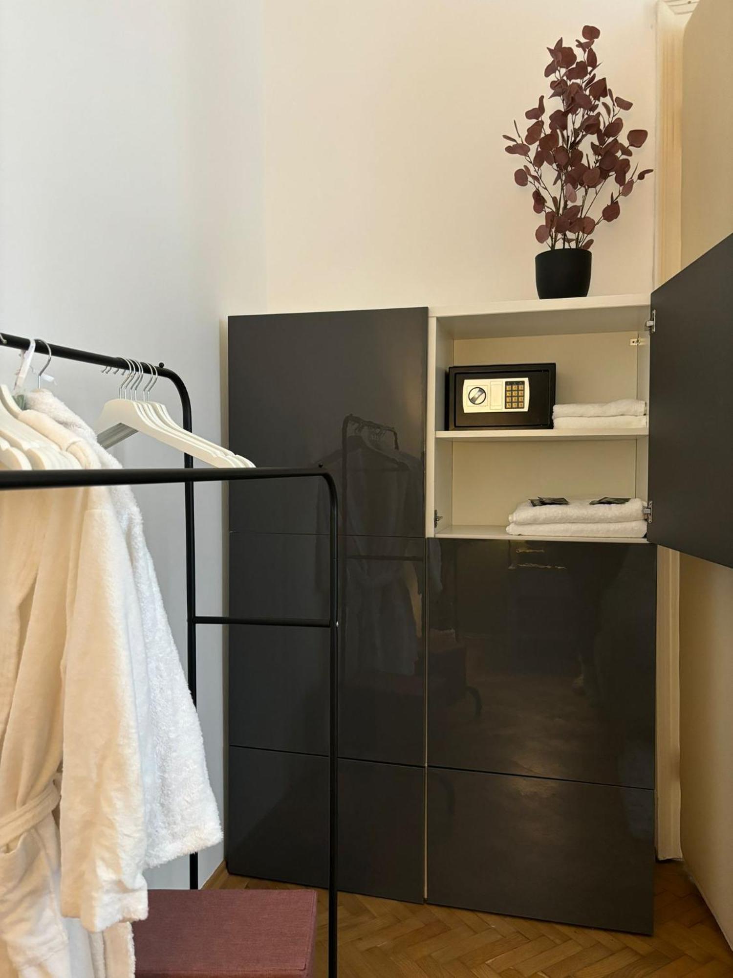 Apartment 5 Min Schoenbrunn Gloriette, Direct To City Center, Free Parking 비엔나 외부 사진